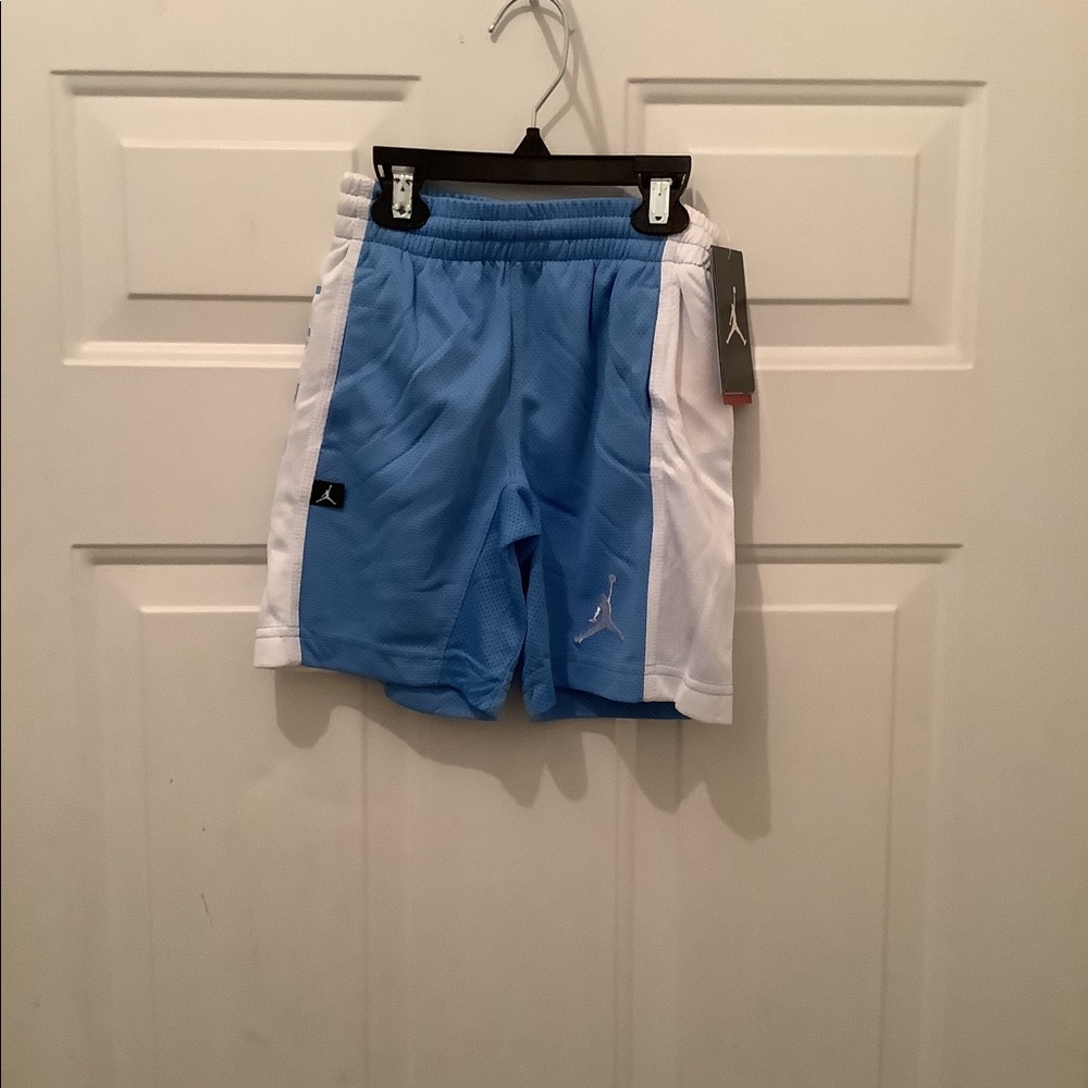 Boys Jordan shorts size 3-4 yrs